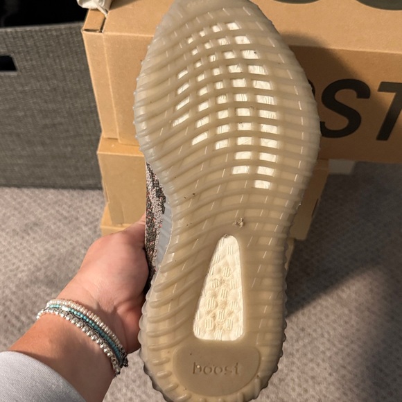 Adidas Yeezy Boost 350 V2 reflective beluga colorway - Picture 4 of 5